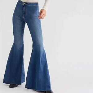 FREE PEOPLE Just Float On Flare Jeans / Elephant Bell Bottoms - Size 26 Short